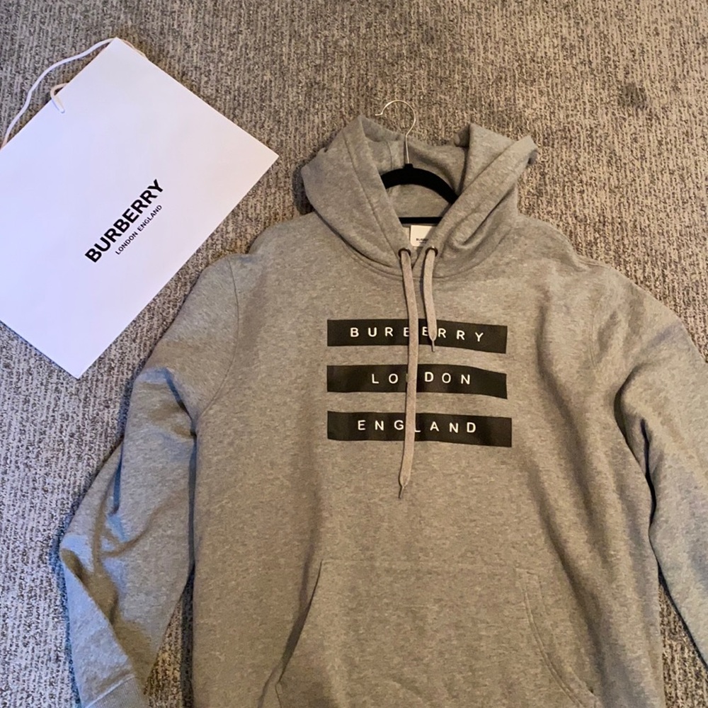 Make offer!Burberry sweatshirt never worn!
